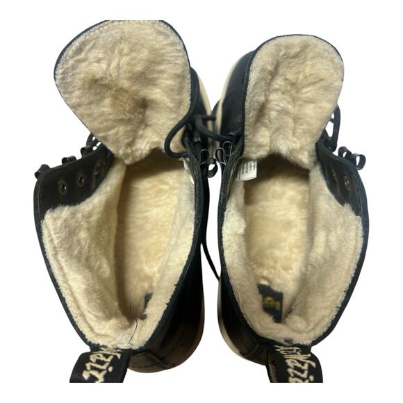 Dr. Martens Les Boot FL Womens 8 Black Chukka Faux Fur Lined Wedge Heel Lace Up - Picture 13 of 13